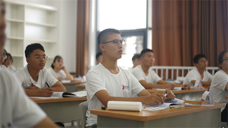 郑州京太优状元高三文化课集训班效果_艺考生有必要上全托补习学校吗