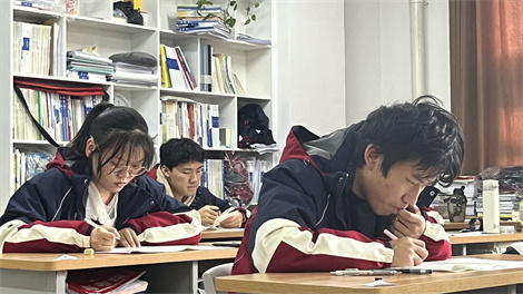 郑州高考生对复读的看法总结_高三复读班有全封闭的吗_优状元集训学校