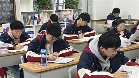 郑州高三冲刺集训班哪里好_高三小班一般多少钱_优状元高考培训学校学费多少